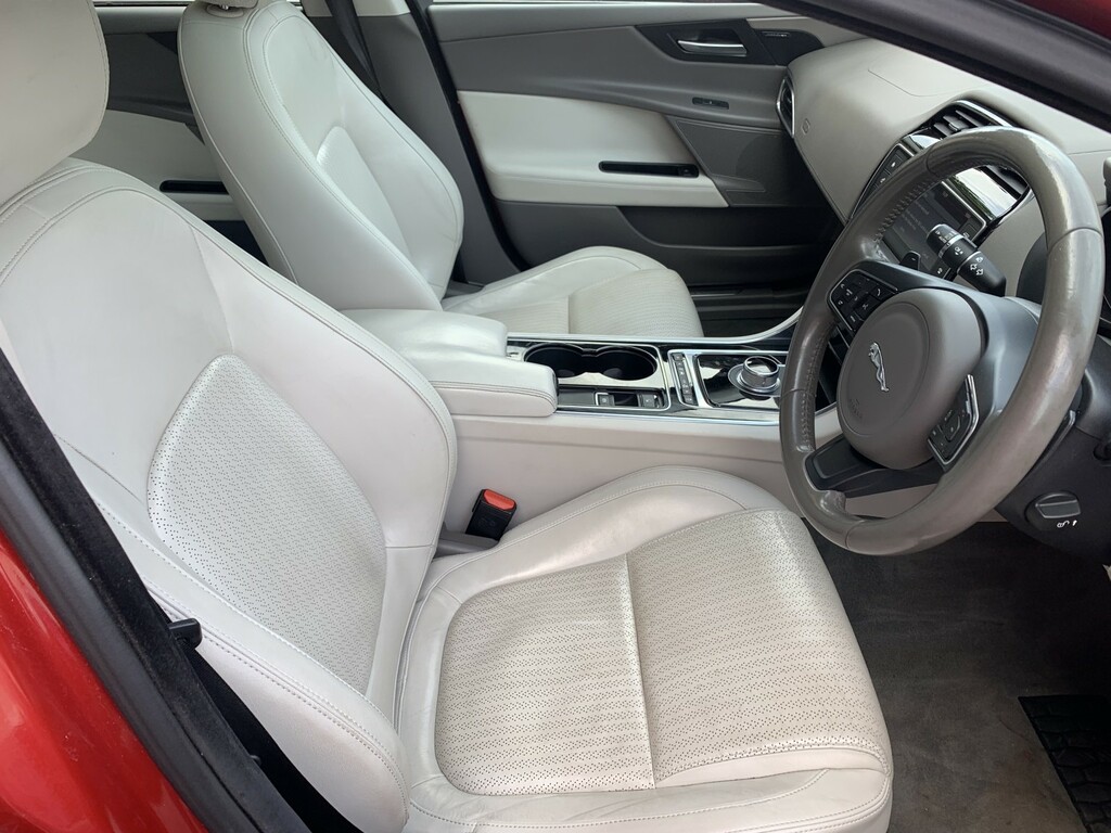 Jaguar XE 2.0 D Portfolio Red #3