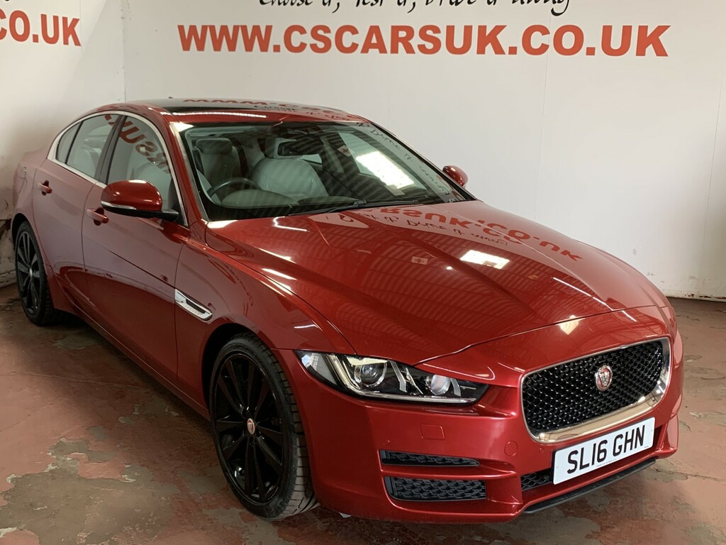 Jaguar XE 2.0 D Portfolio Red