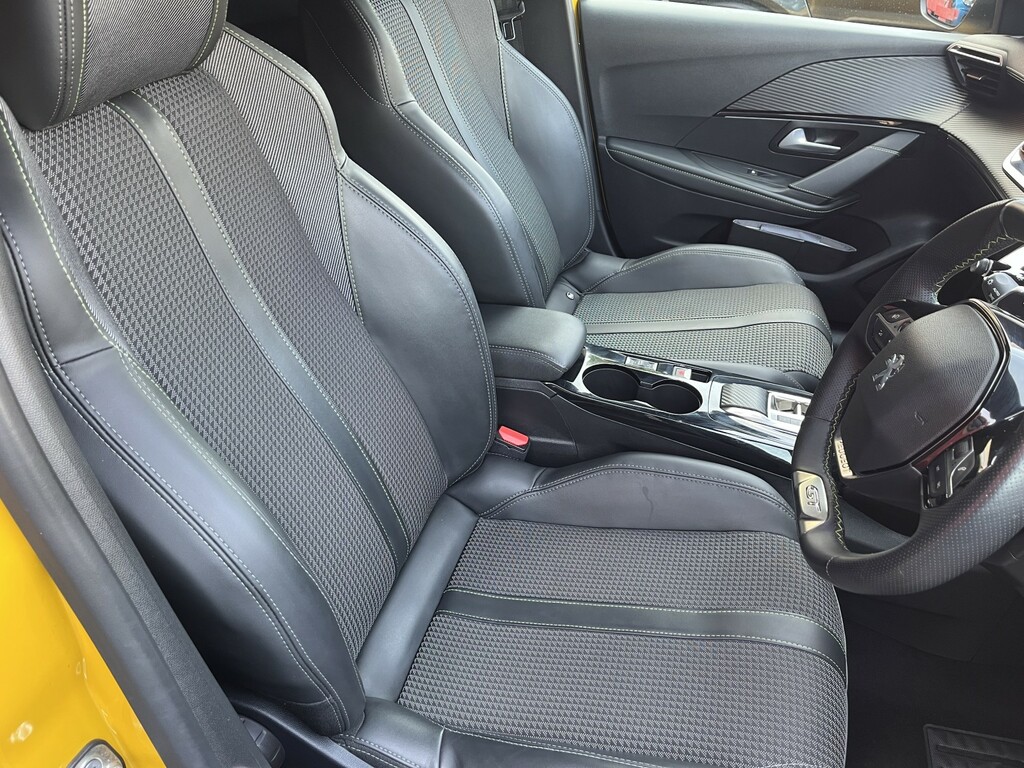 Peugeot 208 1.2 Puretech Gt Yellow #2