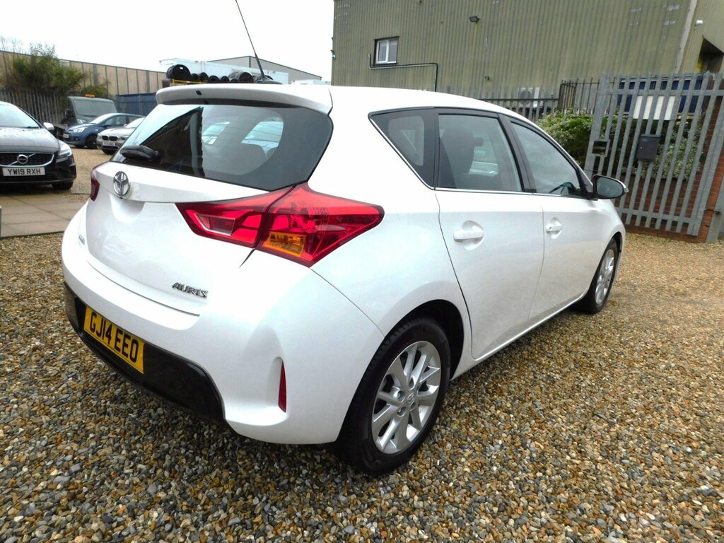 Toyota Auris 1.33 Dual Vvt-i Icon Euro 5 Ss White #3