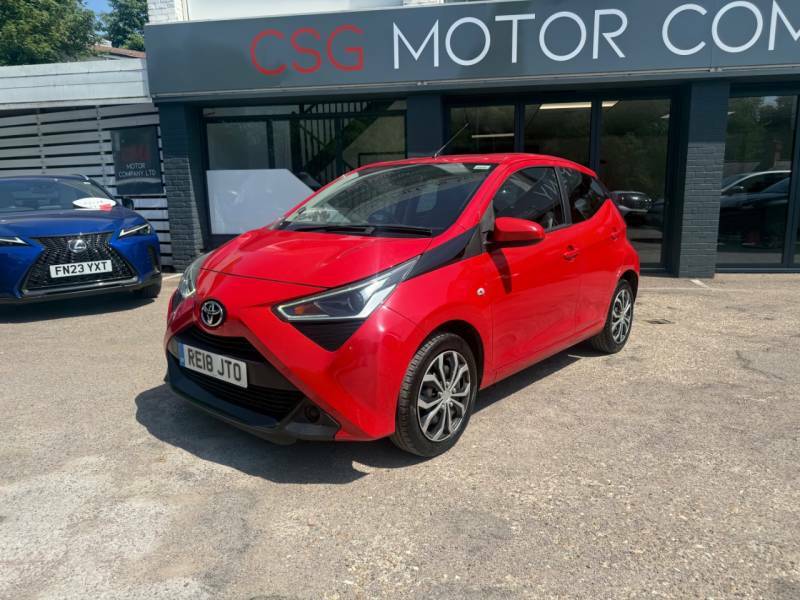 Toyota Aygo 1.0 Vvt-i X-play - Ftsh -Bluetooth - Air Con - Red