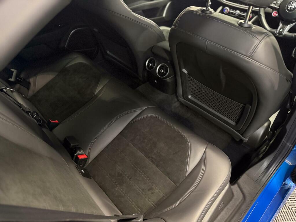 Alfa Romeo Giulia 2.2 Jtdm-2 160 Super Blue #25