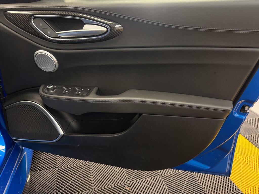 Alfa Romeo Giulia 2.2 Jtdm-2 160 Super Blue #41