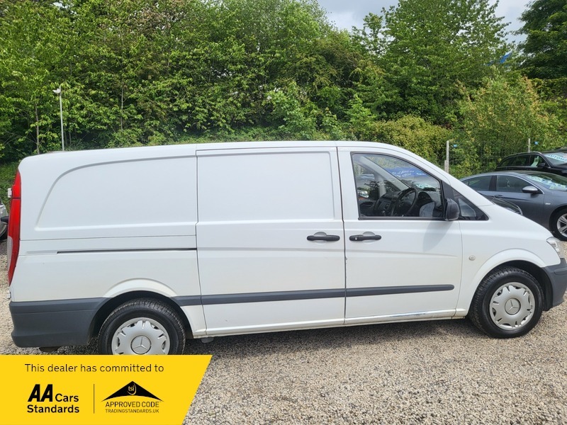 Mercedes-Benz V Class V6 Mpv White #11