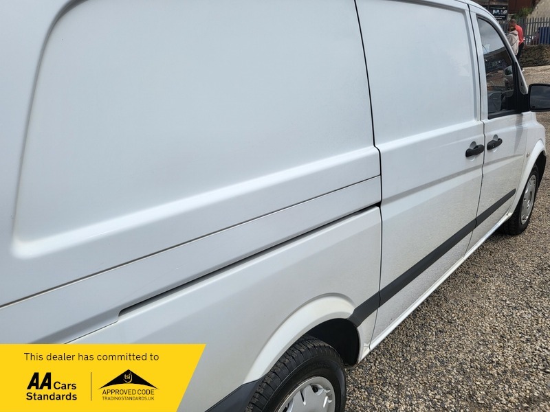 Mercedes-Benz V Class V6 Mpv White #13