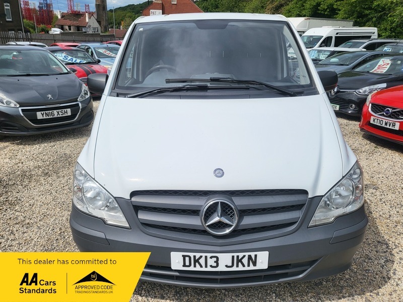 Mercedes-Benz V Class 113 Cdi DK13JKN White #5