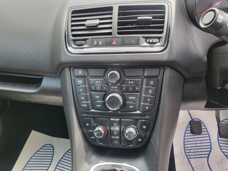 Vauxhall Meriva Life White #4