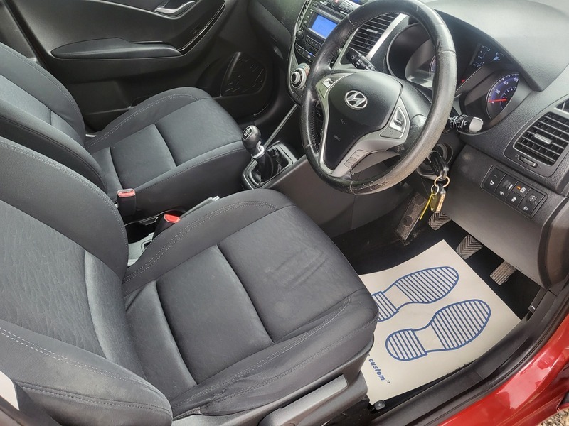 Hyundai Ix20 Style Red #2