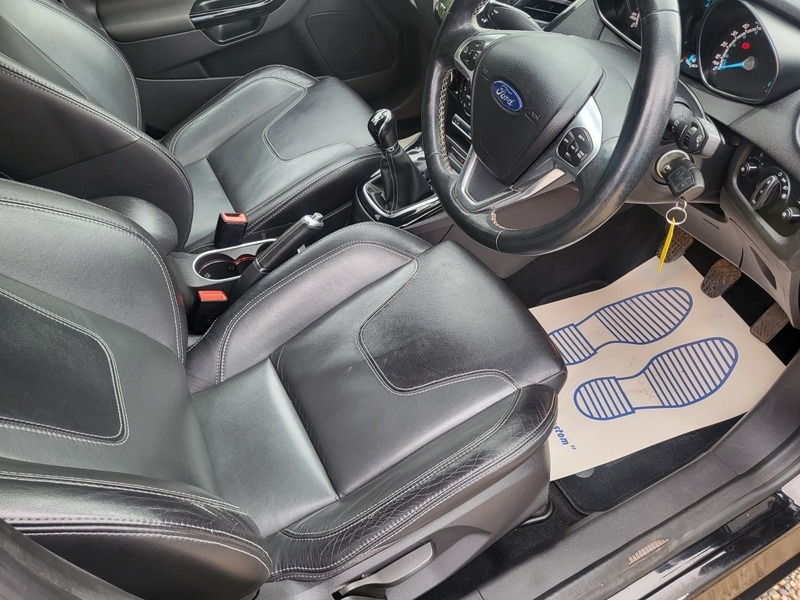 Ford Fiesta Titanium Black #2