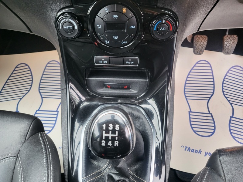 Ford Fiesta Titanium Black #6