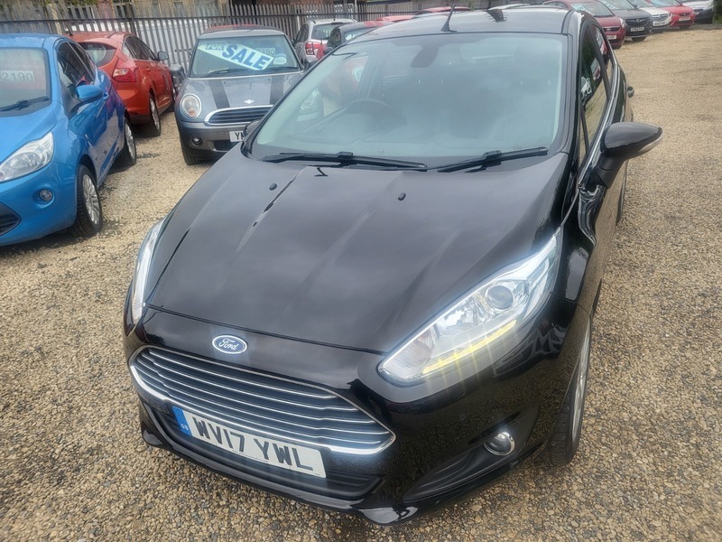 Ford Fiesta Titanium Black #3