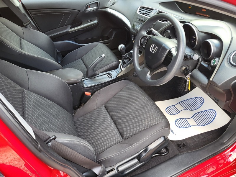 Honda Civic I-vtec S Red #2