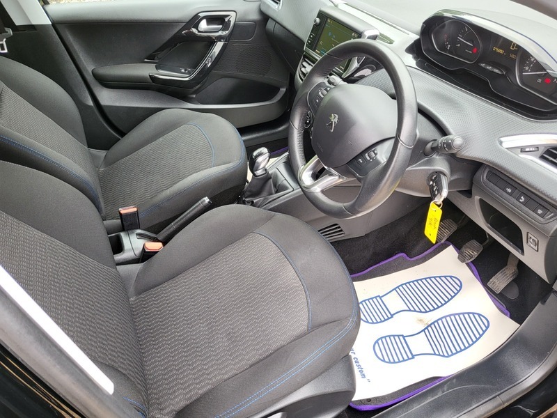 Peugeot 208 S S Signature Black #2
