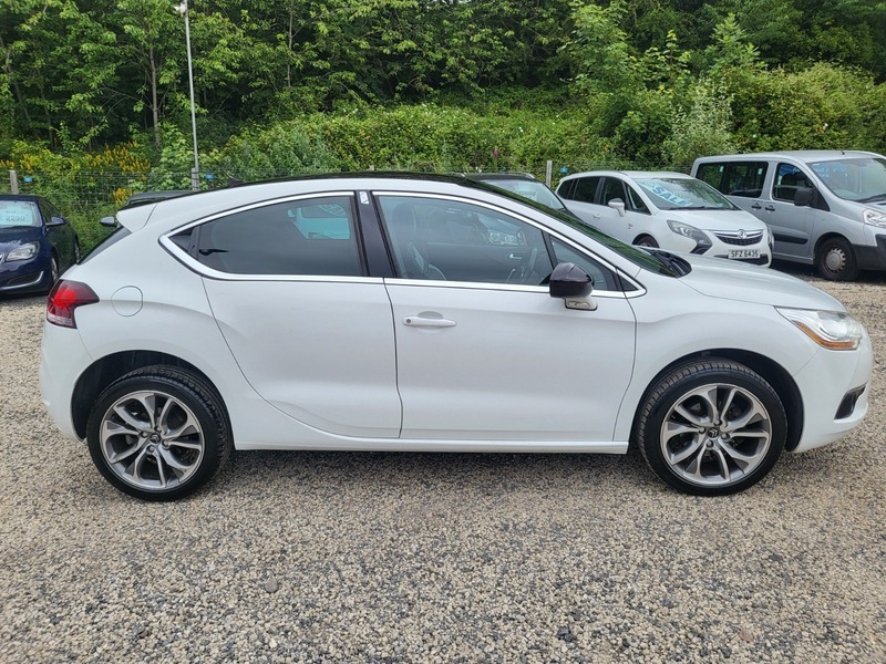 Citroen DS4 2015 Citroen Ds4 1.6 E-hdi Dstyle Nav Black #11