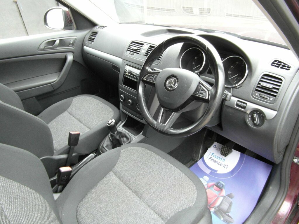 Skoda Yeti 1.2 Tsi S Euro 5 Red #4
