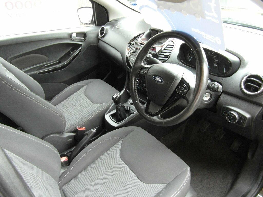 Ford KA+ 1.2 Ti-vct Zetec Euro 6 Black #4