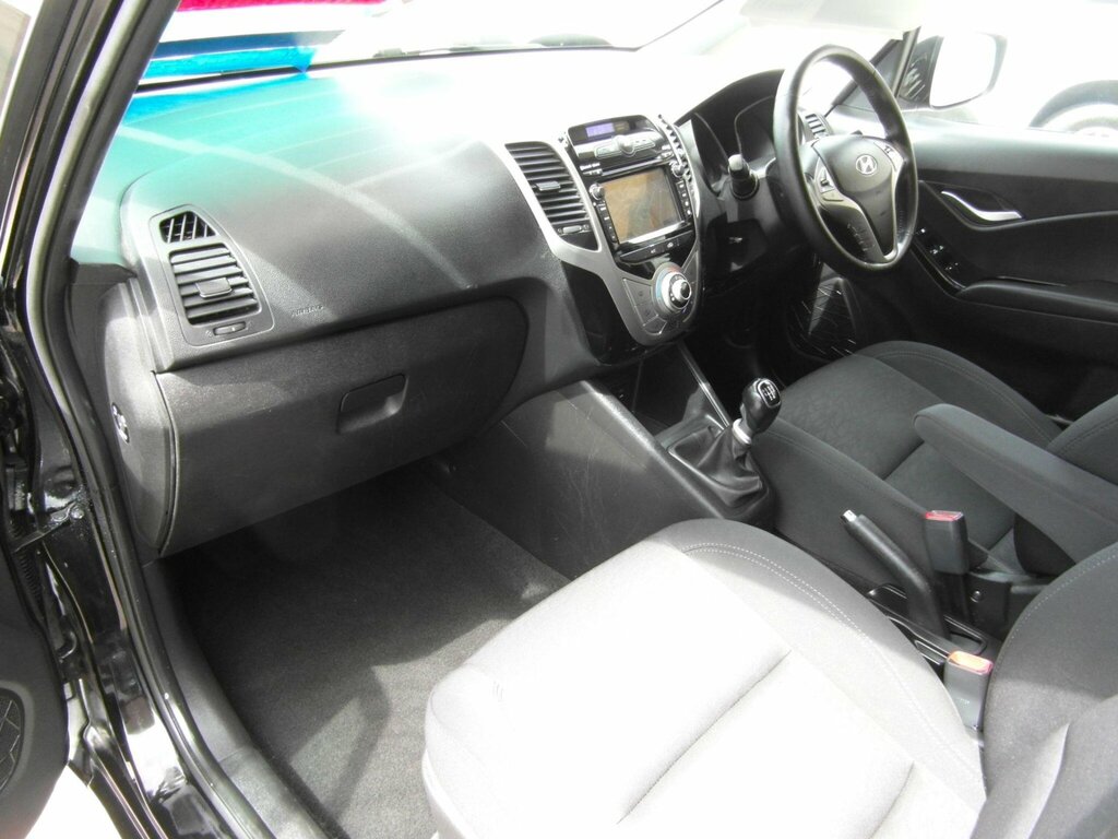 Hyundai Ix20 1.4 Blue Drive Se Nav Euro 6 Ss Black #5
