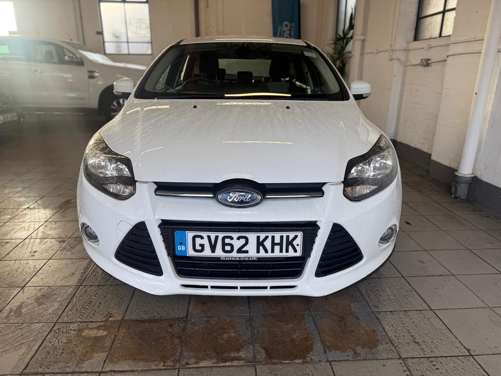 Ford Focus 1.6 Zetec Hatchback Powershift Euro 5  #2