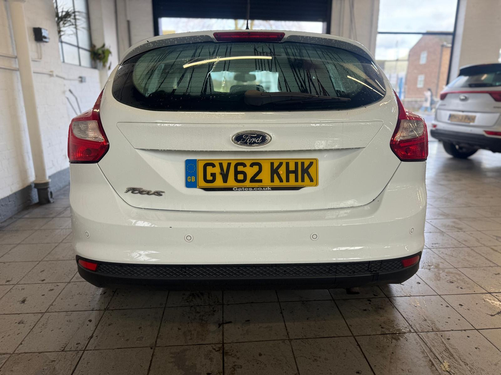 Ford Focus 1.6 Zetec Hatchback Powershift Euro 5  #5