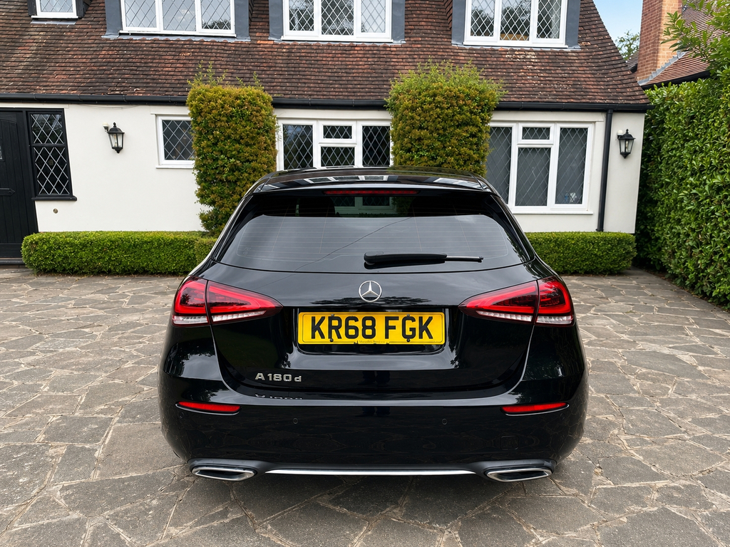 Mercedes-Benz A Class 1.5 Sport Executive Hatchback 7G-dct KR68FGK #3