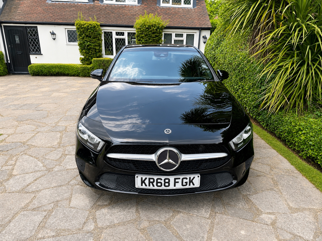 Mercedes-Benz A Class 1.5 Sport Executive Hatchback 7G-dct KR68FGK #2