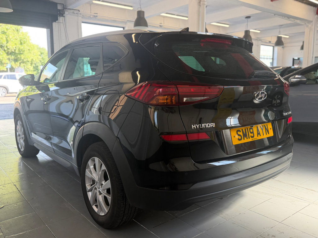 Hyundai Tucson 1.6 Gdi Se Nav Suv Euro 6 Ss SM19AYN Black #5