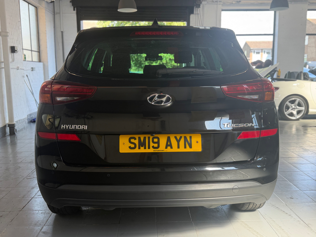Hyundai Tucson 1.6 Gdi Se Nav Suv Euro 6 Ss SM19AYN Black #6