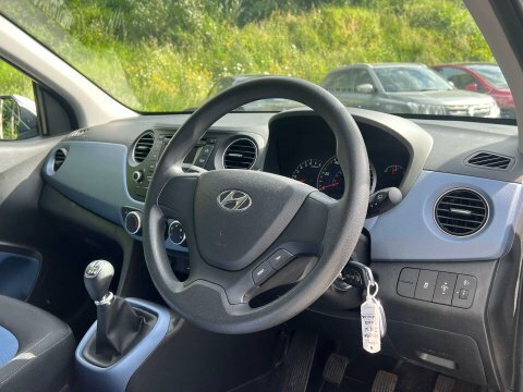 Hyundai I10 Hatchback Silver #10