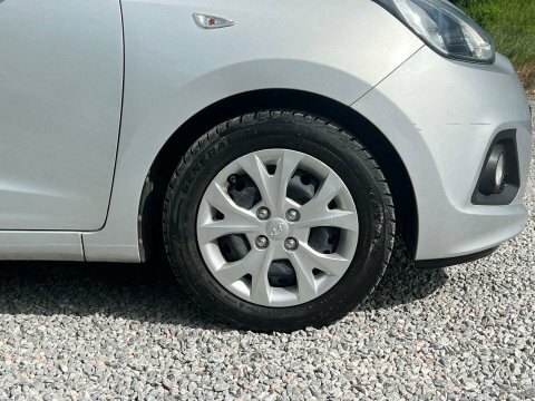 Hyundai I10 Hatchback Silver #9