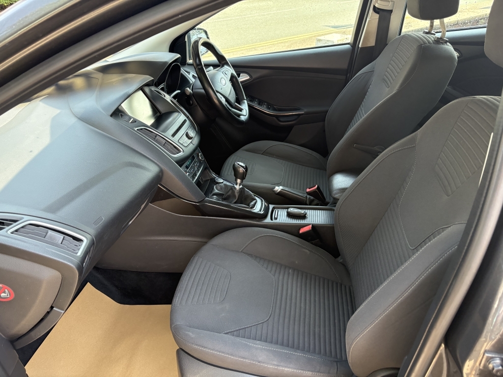 Ford Focus 1.5 Titanium Tdci Grey #5