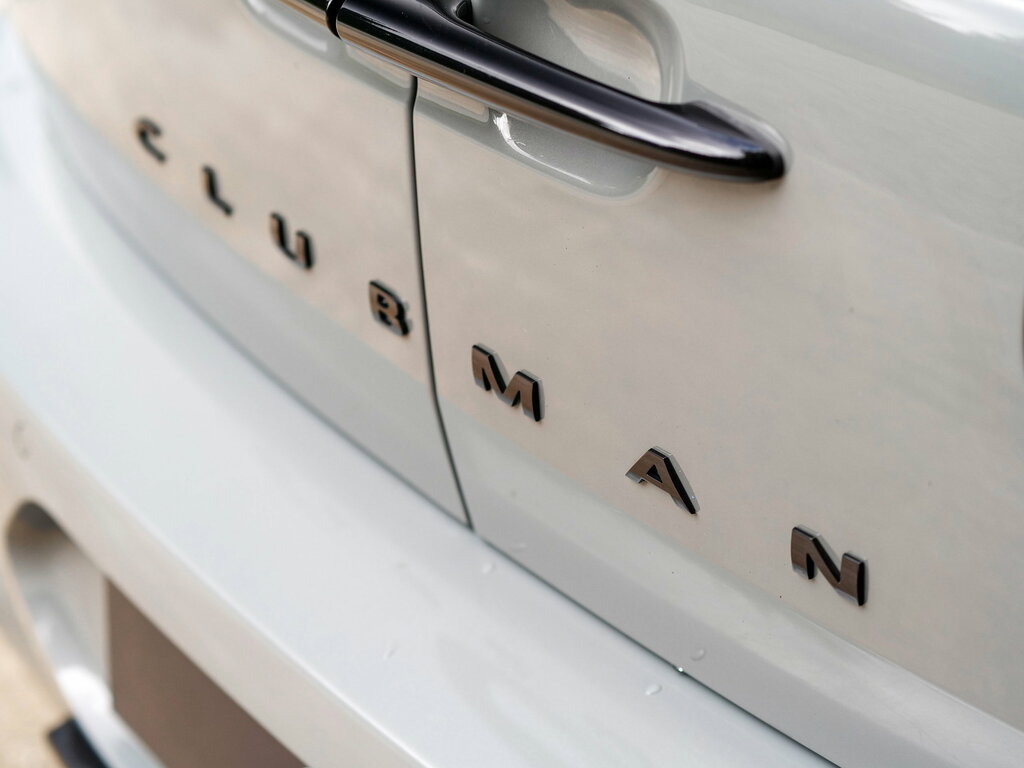 Mini Clubman Cooper Exclusive Red #65