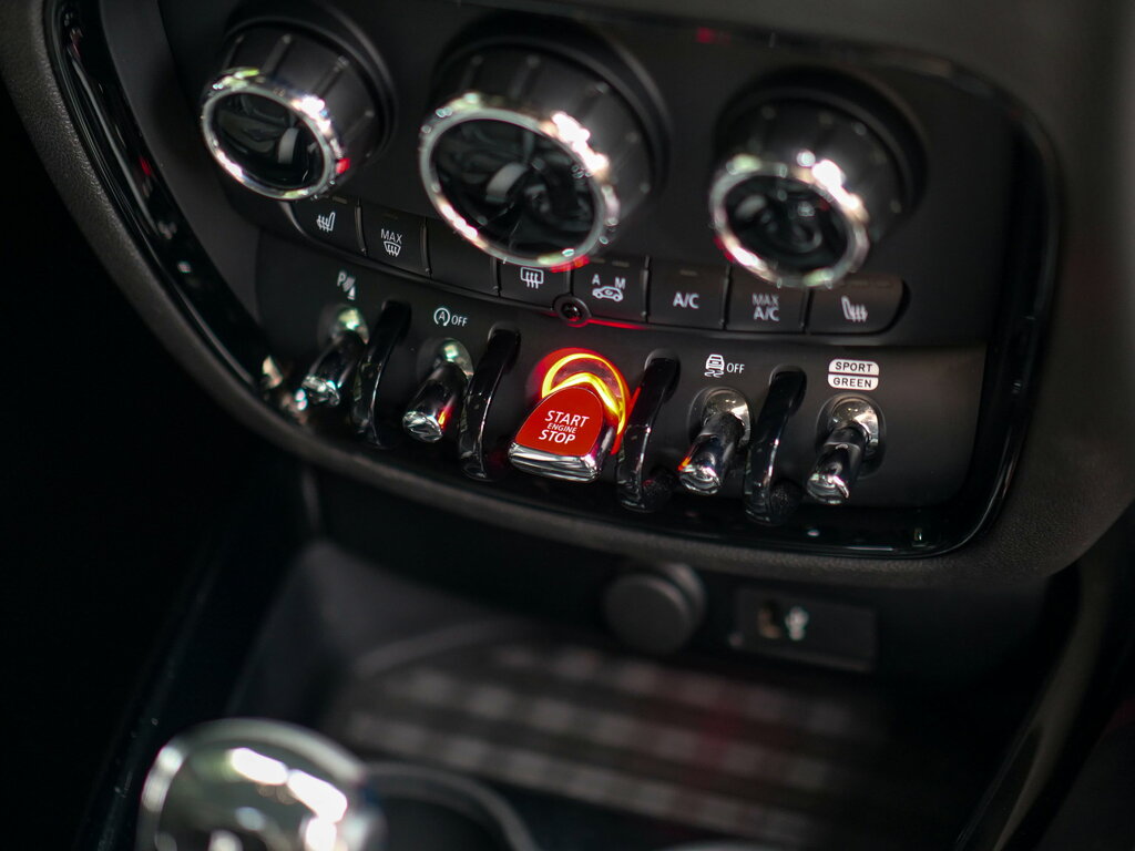 Mini Clubman Cooper Exclusive Red #31