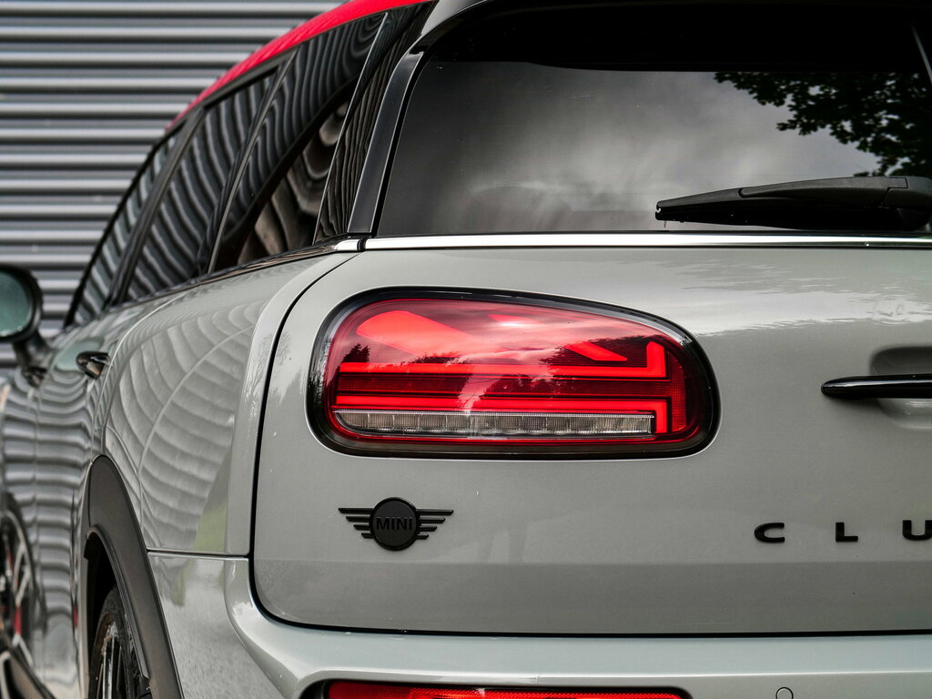 Mini Clubman Cooper Exclusive Red #59
