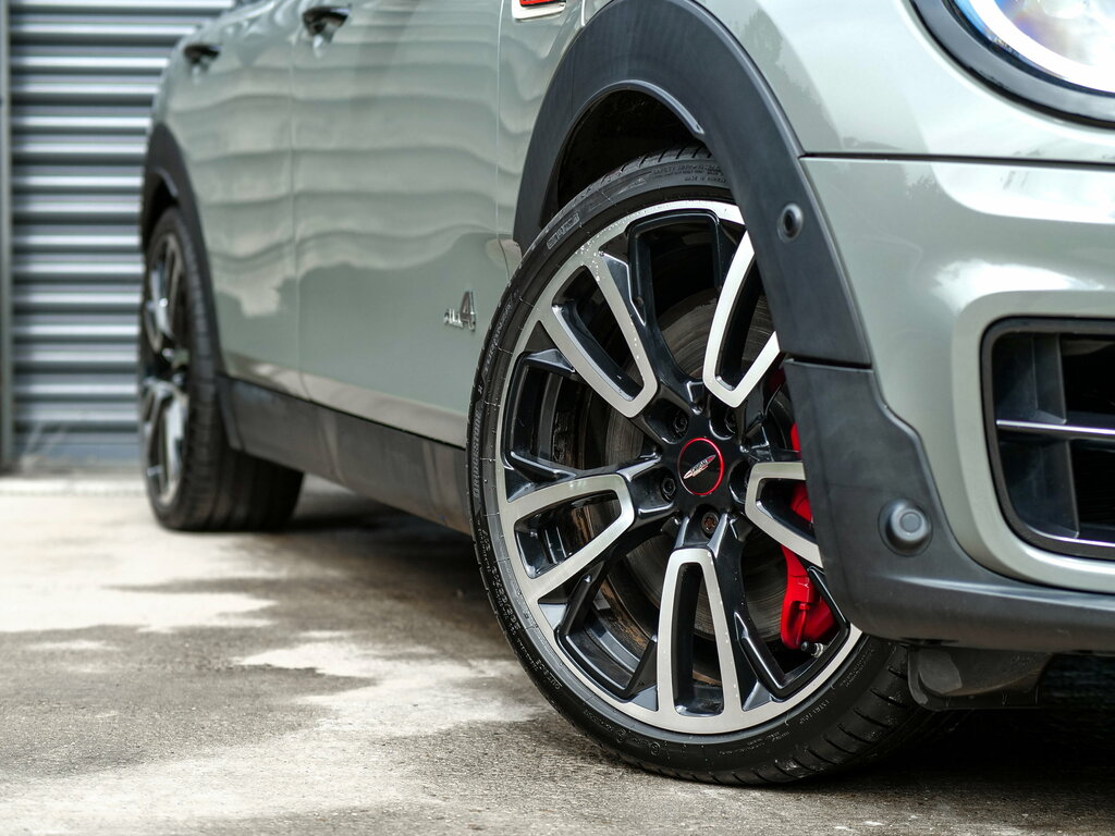 Mini Clubman Cooper Exclusive Red #57