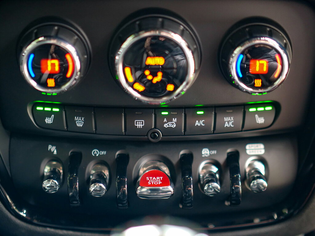 Mini Clubman Cooper Exclusive Red #37