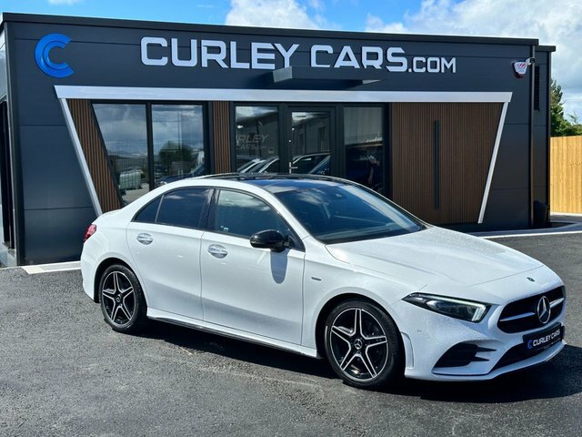 Mercedes-Benz A Class A 180 Amg Line Edition Premium D White