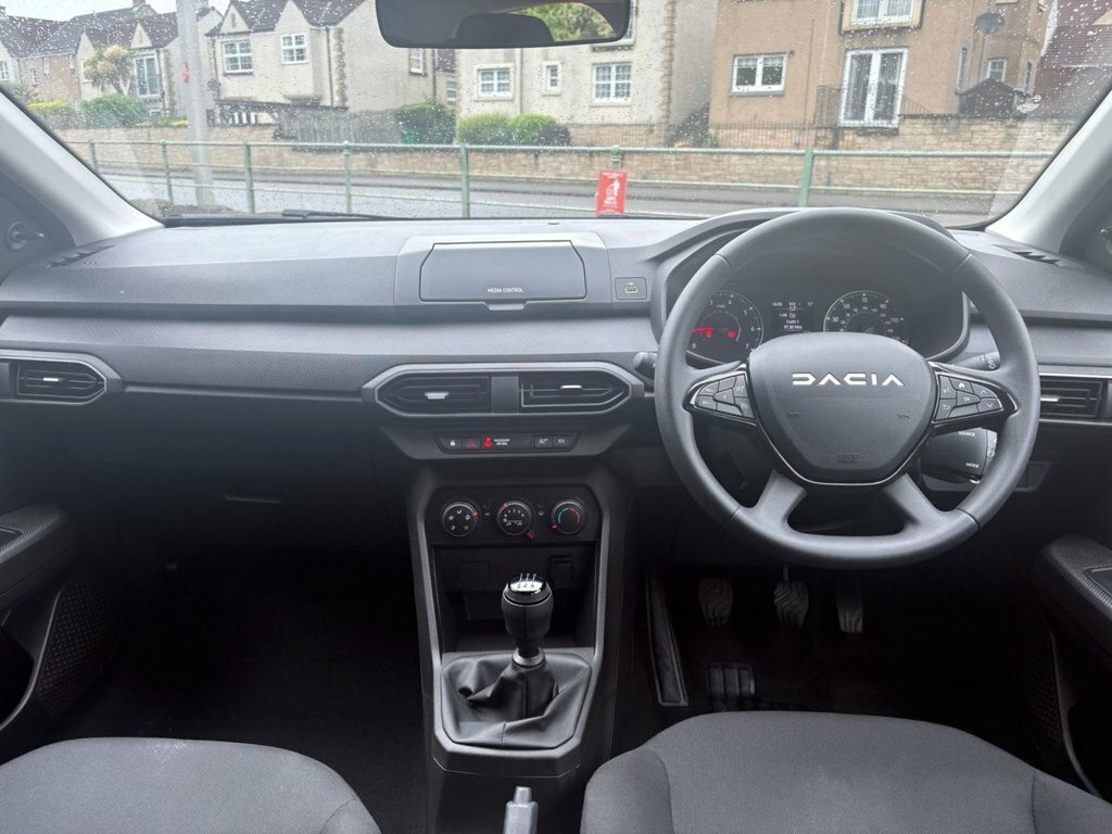 Dacia Sandero 1L Essential Red #6