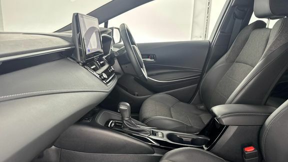 Toyota Corolla Design 1.8 Hb FP74WMY Black #5