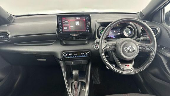 Toyota Yaris Gr Sport Black #6