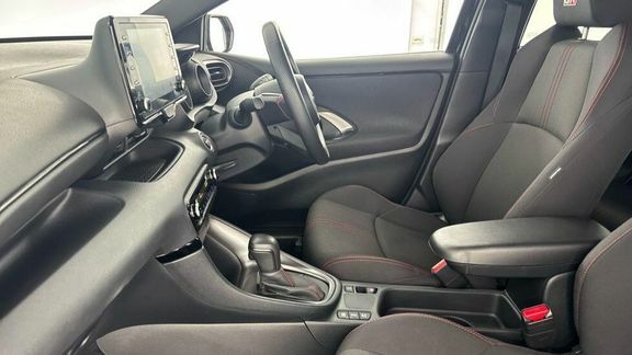 Toyota Yaris Gr Sport Black #5