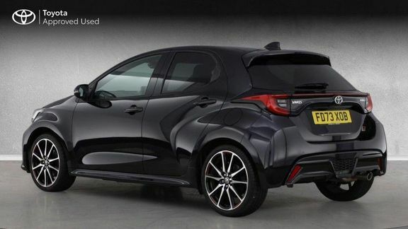 Toyota Yaris Gr Sport Black #2