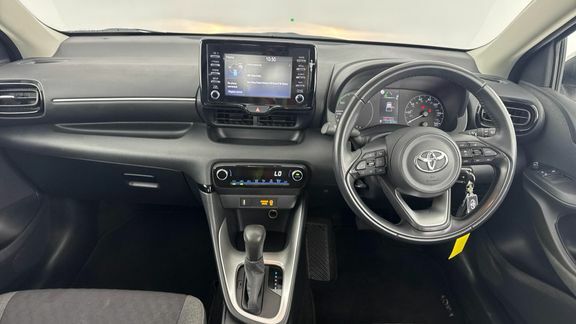 Toyota Yaris Icon AK72MJY White #6