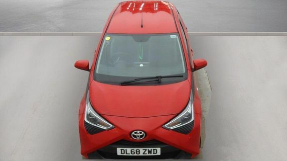 Toyota Aygo X X-play X-shift Red #7