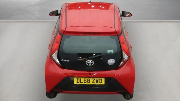 Toyota Aygo X X-play X-shift Red #8