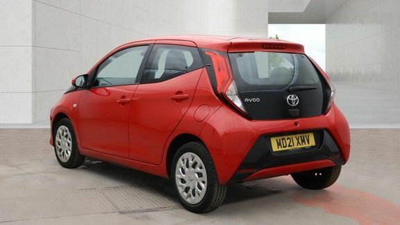 Toyota Aygo X X-play Tss Red #4