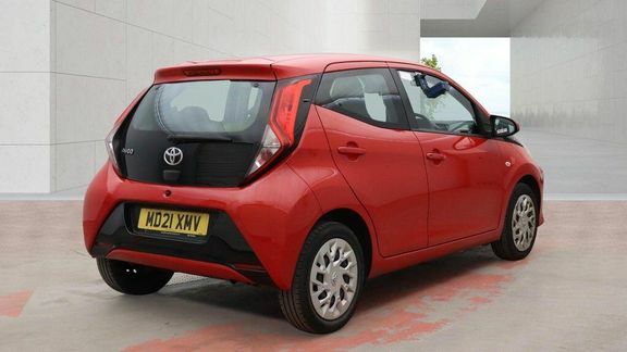 Toyota Aygo X X-play Tss Red #3