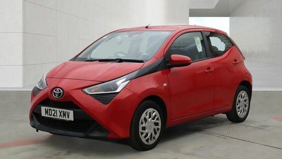 Toyota Aygo X X-play Tss Red #2