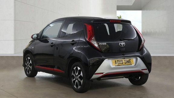 Toyota Aygo X X-trend M Black #3