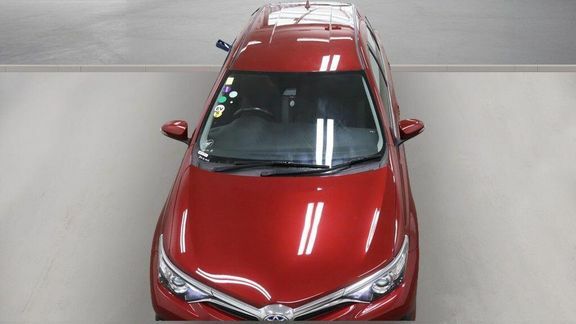 Toyota Auris Icon Tech White #7