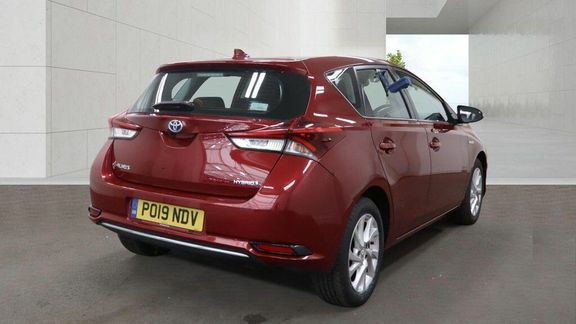 Toyota Auris Icon Tech 1.8 Hybrid Red #3